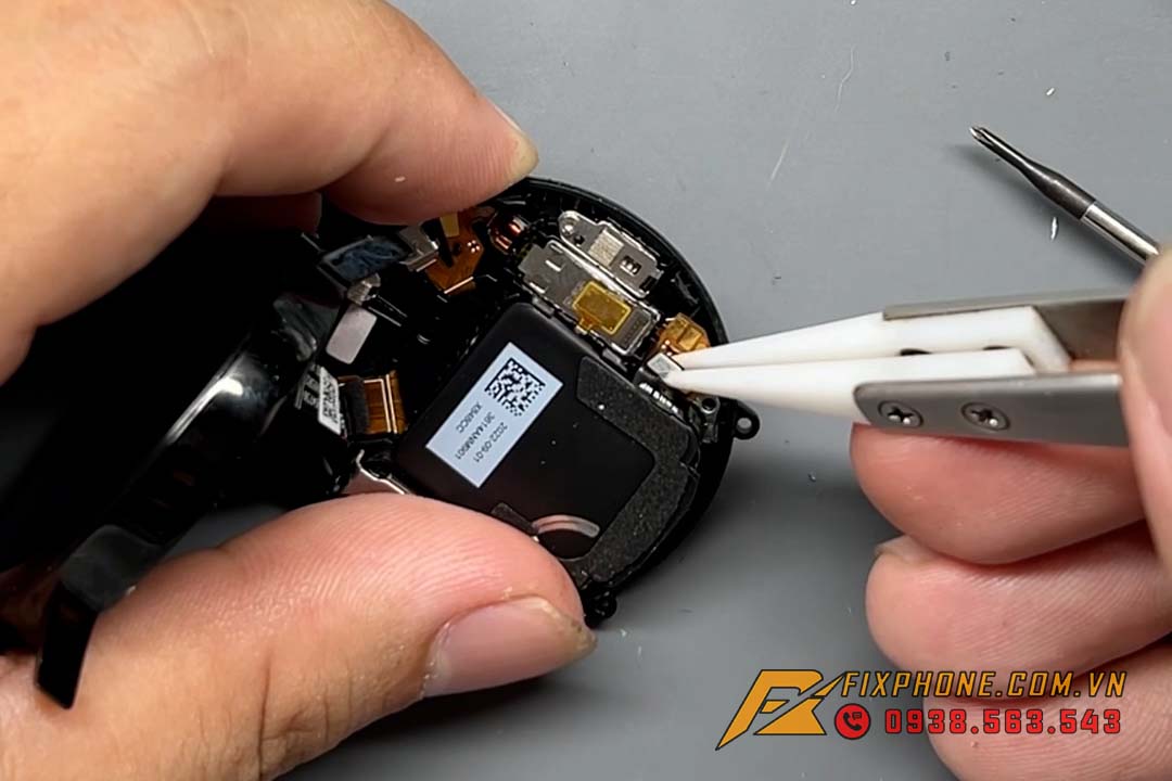 Thay-pin-huawei-gt3-42mm